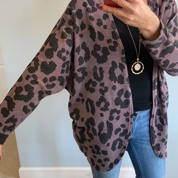 Leopard Print Open Cardigan - Picture 4 of 9